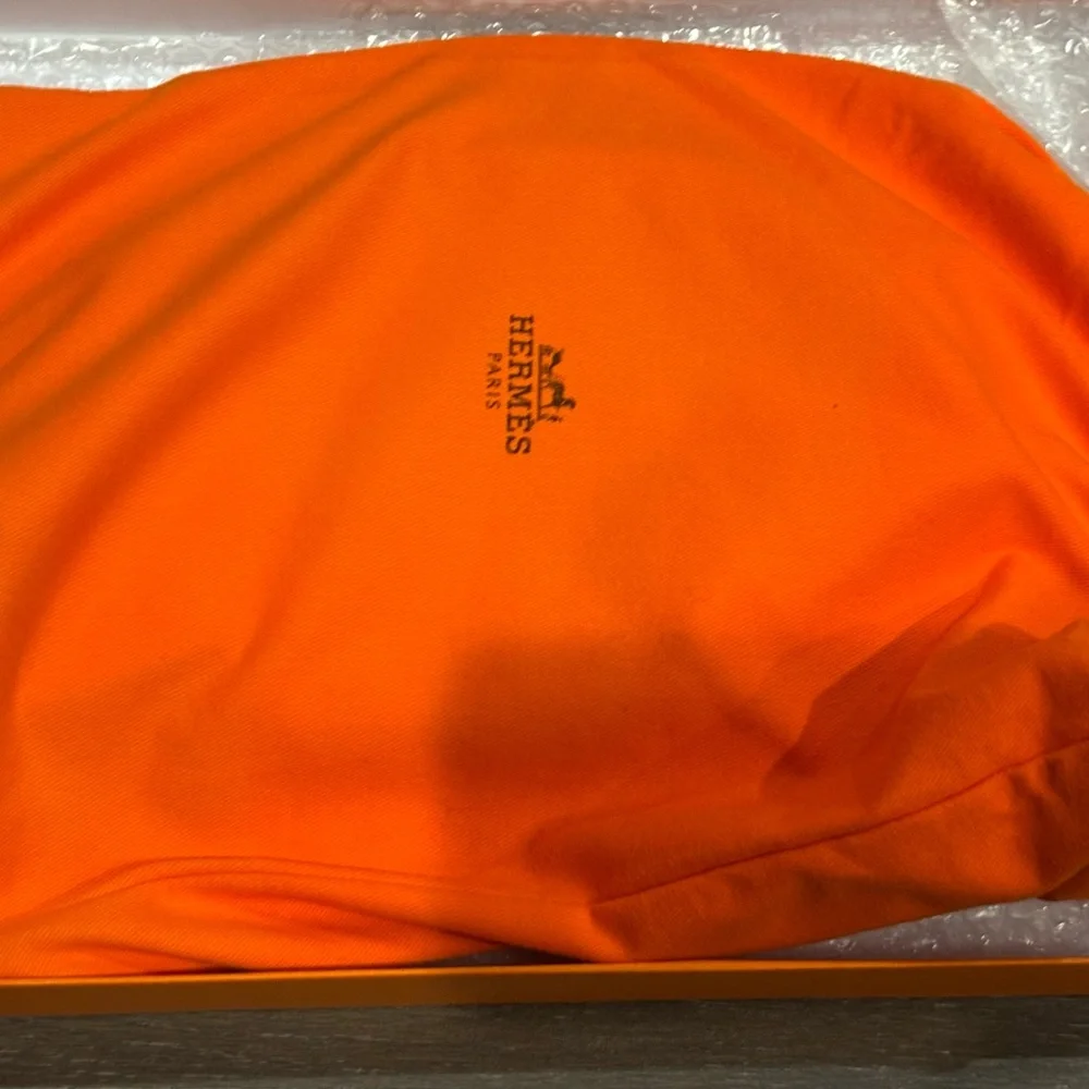 Elegant White Porcelain Serving Platter - Picture 5 of 5